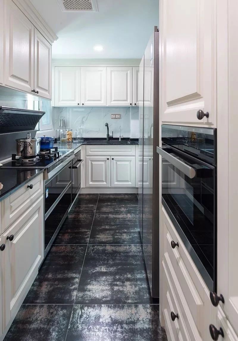 108平米厨房橱柜室内效果图